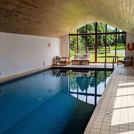 Laurel - Pet-Friendly Cottage With Indoor Pool, Hot Tub & Panoramic Snowdonia Views Colwyn Bay Exterior photo