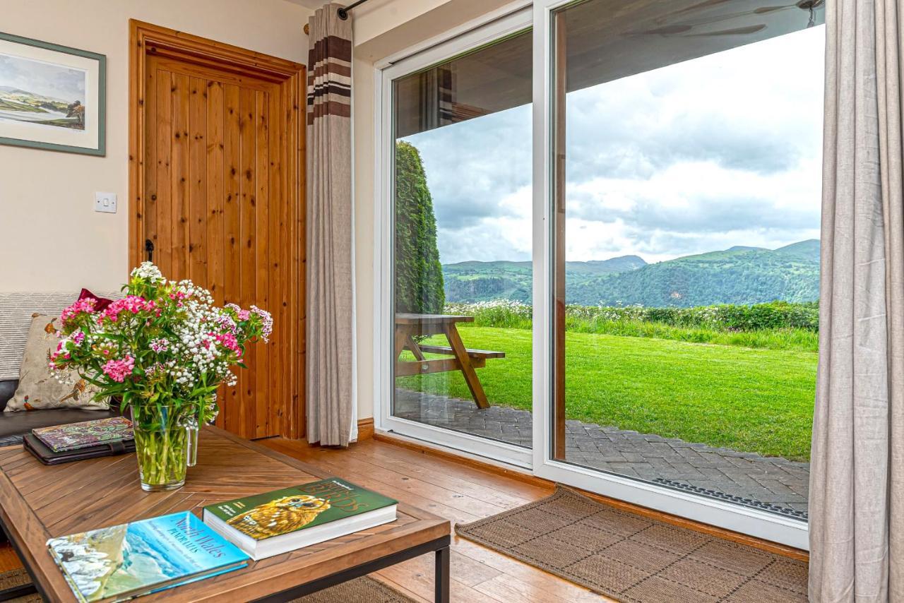 Laurel - Pet-Friendly Cottage With Indoor Pool, Hot Tub & Panoramic Snowdonia Views Colwyn Bay Exterior photo
