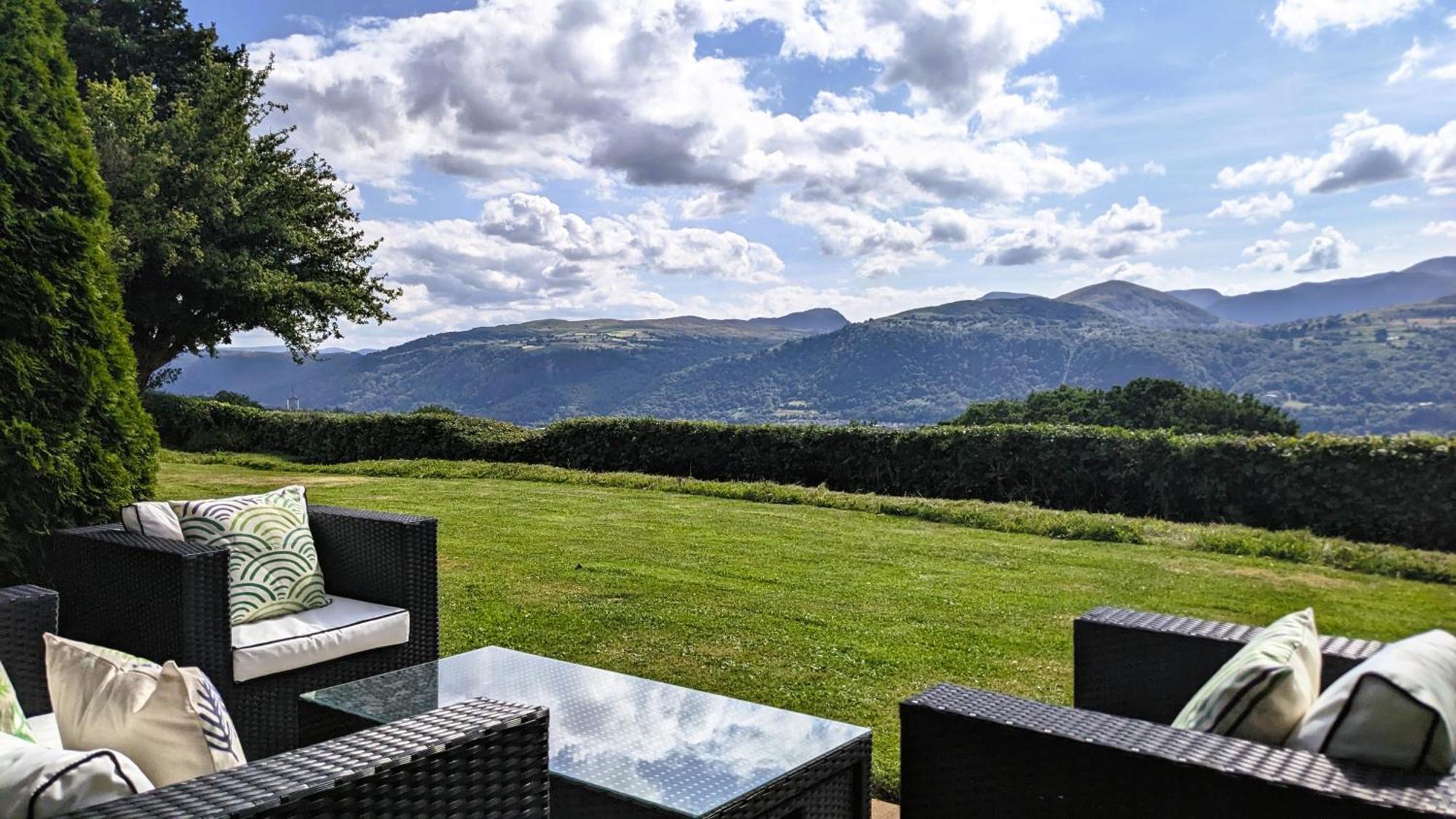 Laurel - Pet-Friendly Cottage With Indoor Pool, Hot Tub & Panoramic Snowdonia Views Colwyn Bay Exterior photo